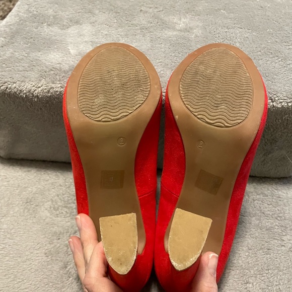Moda Spana red faux suede peep toe heels - Picture 10 of 13